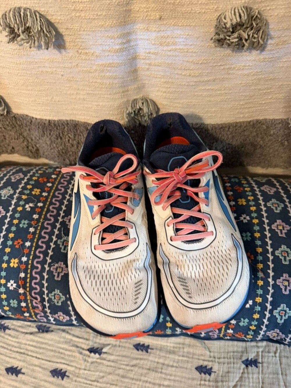 Altra Paradigm 6 Women's Road Running Shoes | White Blue Pink | 8.5